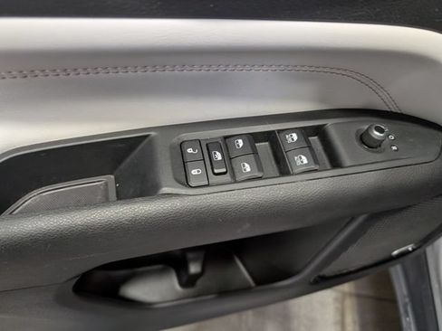 Used 2024 Jeep Compass Limited w/ Sun and Sound Group AWD/4WD image 13