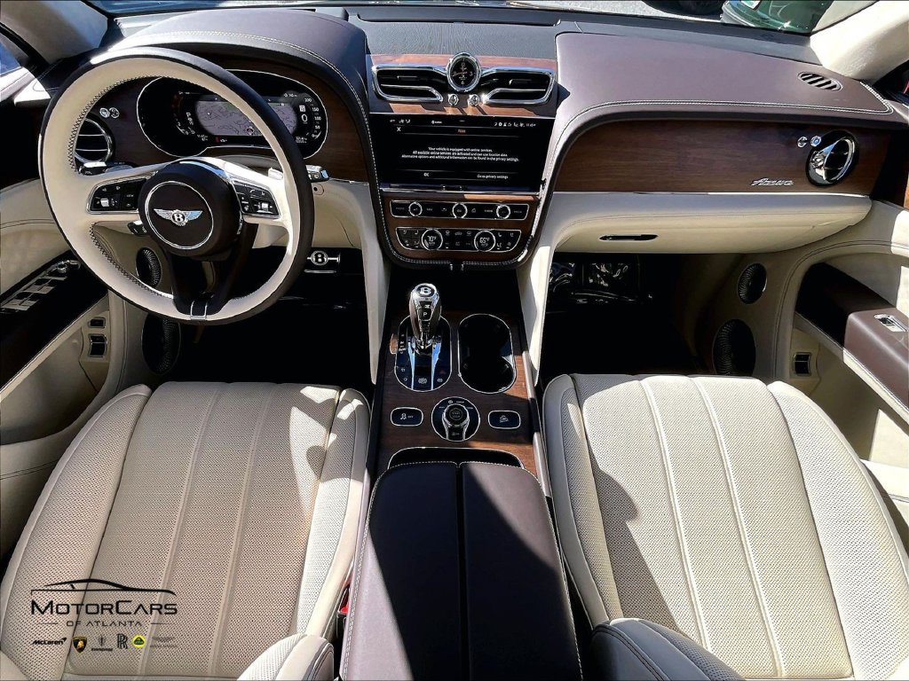 Used 2025 Bentley Bentayga AWD/4WD image 12