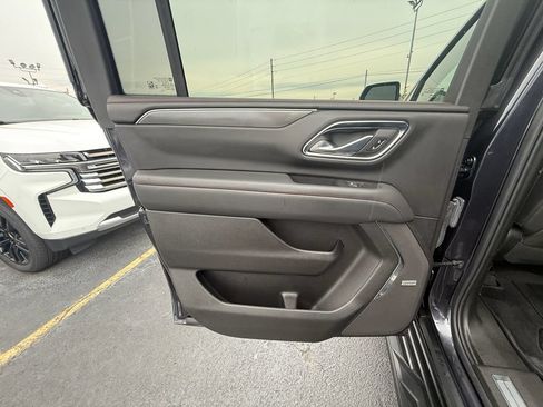 Used 2023 Chevrolet Suburban RST w/ Sport Performance Package AWD/4WD image 17