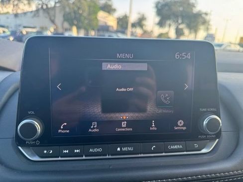 Used 2023 Nissan Rogue S FWD image 19