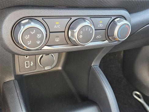 New 2025 Nissan Kicks Play S image 20