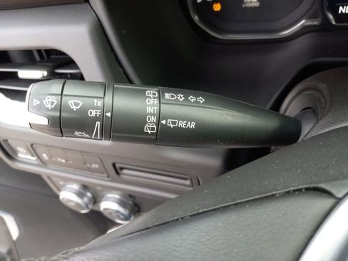 Used 2021 GMC Yukon SLE image 29