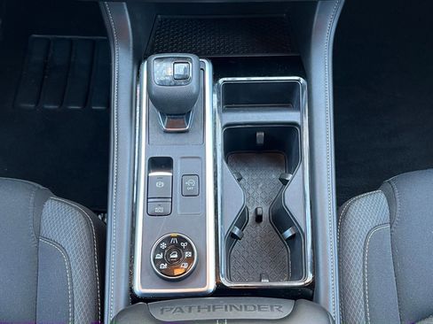 Used 2025 Nissan Pathfinder SV image 42