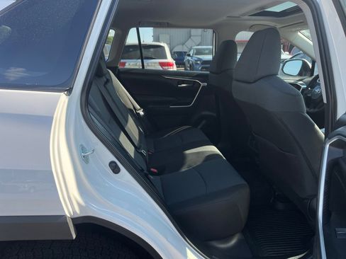 Used 2025 Toyota RAV4 XLE w/ Convenience Package FWD image 33