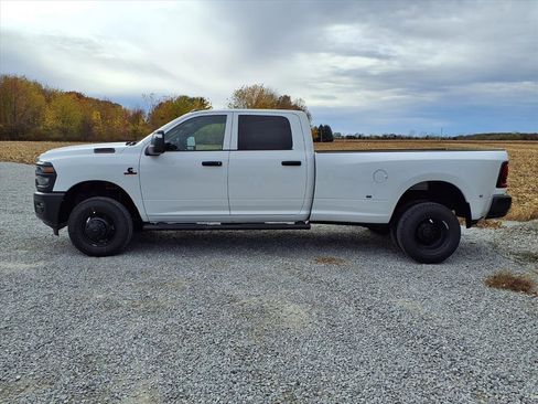 New 2026 RAM 3500 Tradesman image 34