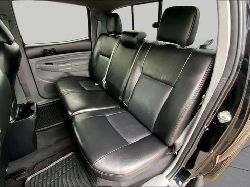 Used 2015 Toyota Tacoma PreRunner w/ TRD Sport Package RWD image 17