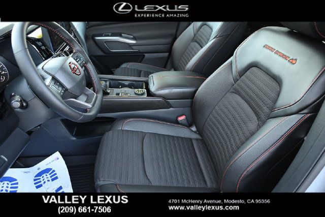 Used 2026 Nissan Pathfinder Rock Creek w/ Rock Creek Premium Package AWD/4WD image 7