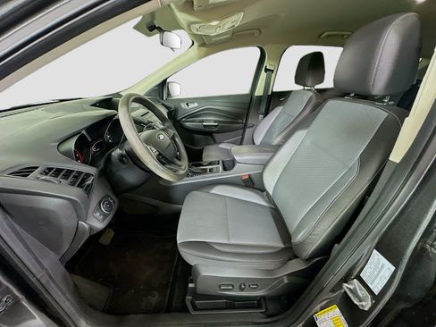 Used 2017 Ford Escape SE FWD image 13