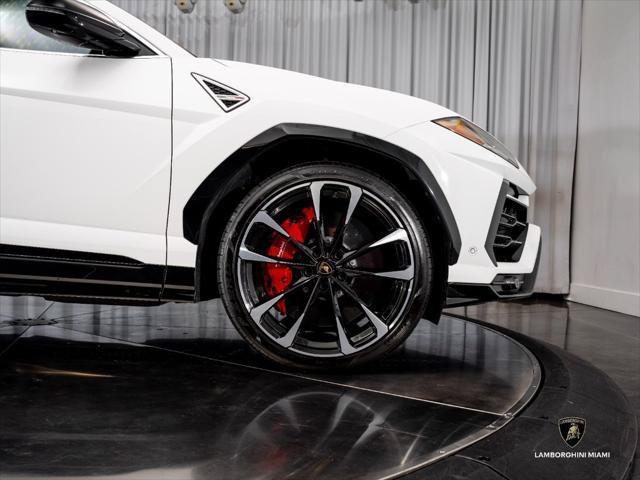 Used 2022 Lamborghini Urus AWD/4WD image 17