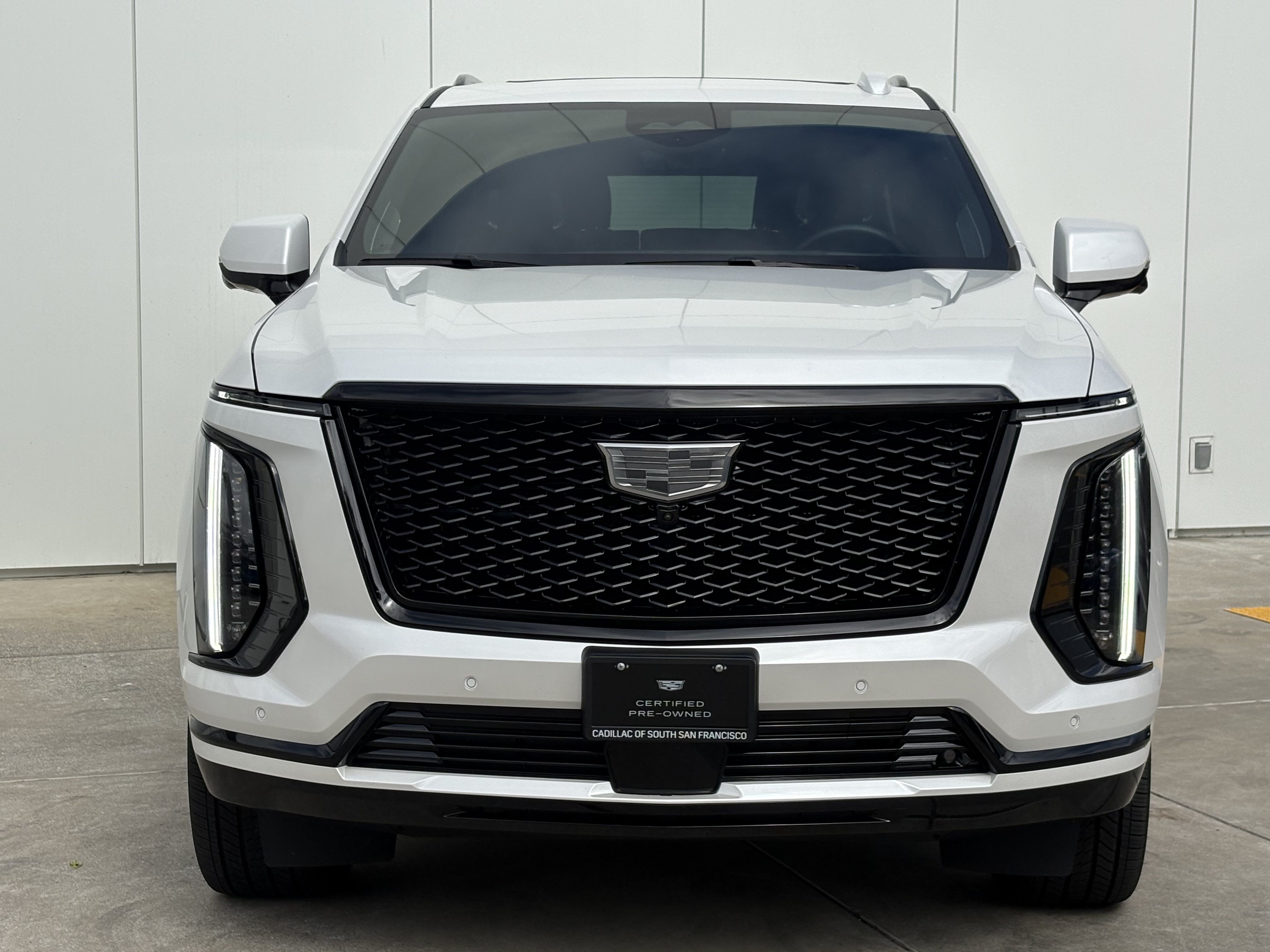 Used 2025 Cadillac Escalade ESV Sport Platinum w/ LPO, ONYX Package AWD/4WD image 3