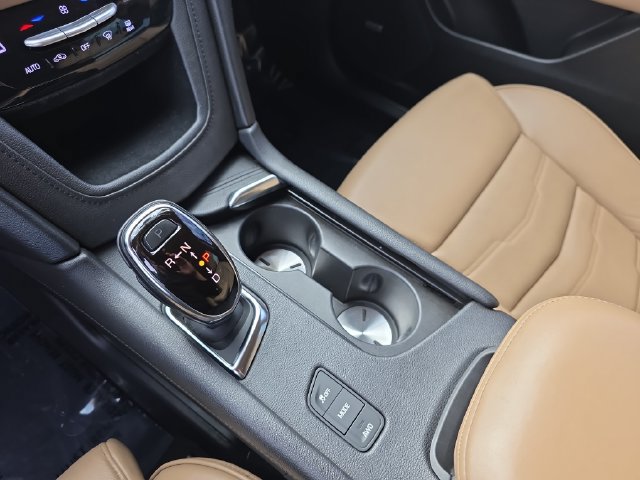 Used 2017 Cadillac XT5 Platinum AWD/4WD image 23