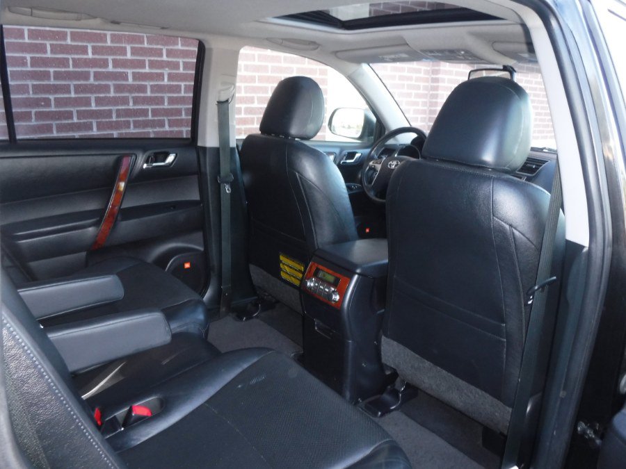 Used 2013 Toyota Highlander Limited AWD/4WD image 10