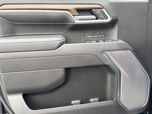 Certified 2025 Chevrolet Silverado 1500 High Country w/ Technology Package image 14