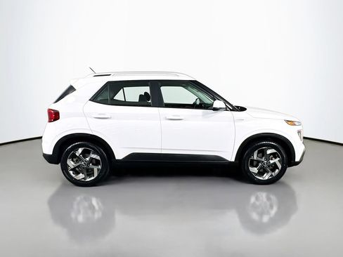 Used 2023 Hyundai Venue SEL w/ Cargo Package FWD image 9