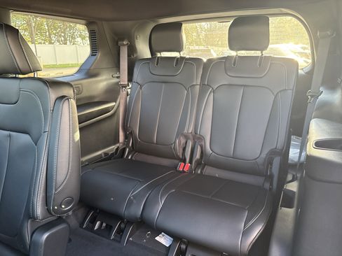 New 2025 Jeep Grand Cherokee L Limited image 16