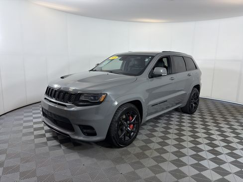 Used 2019 Jeep Grand Cherokee SRT w/ Trailer Tow Group IV AWD/4WD image 2