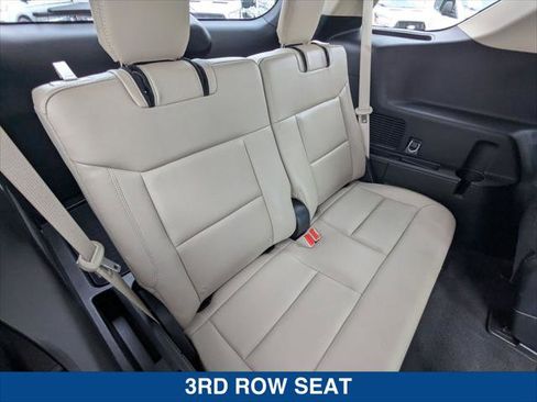 Certified 2023 Ford Explorer XLT w/ Equipment Group 202A RWD image 22