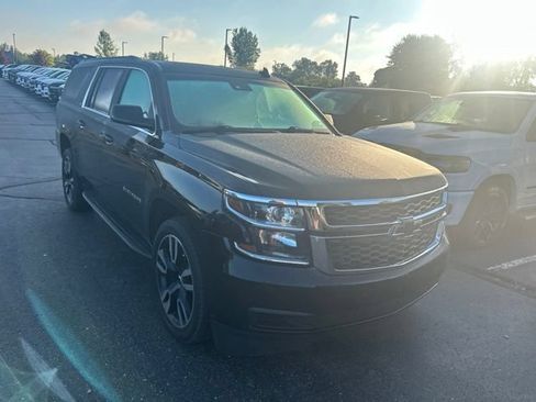 Used 2019 Chevrolet Suburban LT AWD/4WD image 5