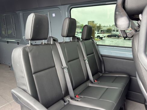 Used 2024 Mercedes-Benz Sprinter 2500 image 31