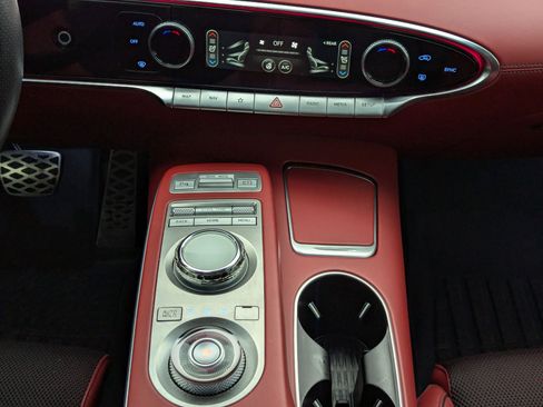 Used 2023 Genesis GV70 2.5T w/ Sport Prestige Package image 20