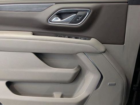 Used 2022 GMC Yukon SLT w/ SLT Premium Package image 21