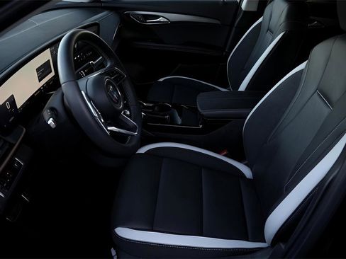 Used 2025 Buick Envision Sport Touring image 9