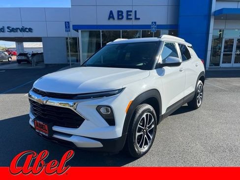 Used 2025 Chevrolet TrailBlazer LT AWD/4WD image 1