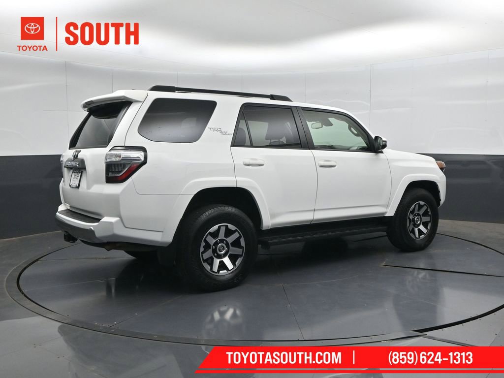 Used 2022 Toyota 4Runner TRD Off-Road Premium w/ Moonroof Package AWD/4WD image 2