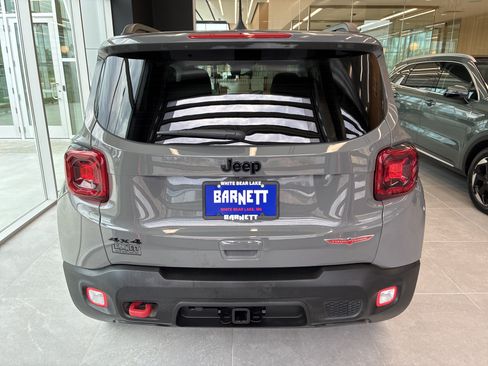 Certified 2023 Jeep Renegade Trailhawk w/ Sun/Sound Group AWD/4WD image 9