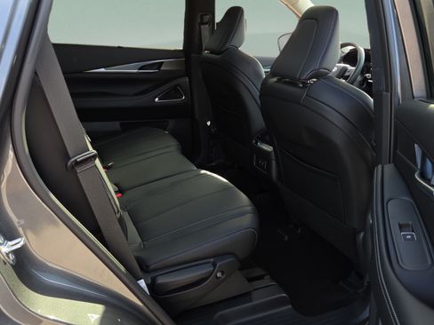Used 2026 INFINITI QX60 Luxe w/ Cargo Package FWD image 15