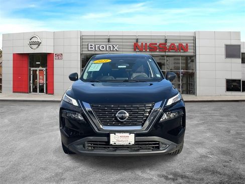 Used 2021 Nissan Rogue S image 2