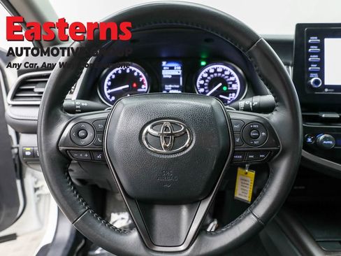 Used 2024 Toyota Camry SE image 10