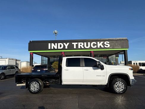 Used 2024 Chevrolet Silverado 2500 LT w/ Convenience Package AWD/4WD image 2