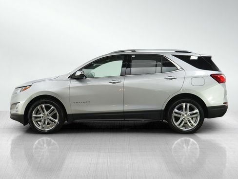 Used 2018 Chevrolet Equinox Premier image 2