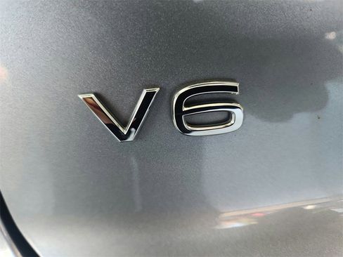 Used 2021 Volkswagen Atlas Cross Sport SEL Premium image 31