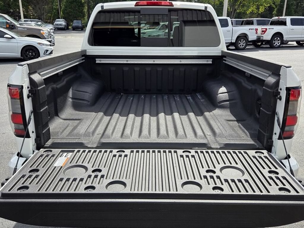 Used 2026 Nissan Frontier SV w/ SV Convenience Package RWD image 13