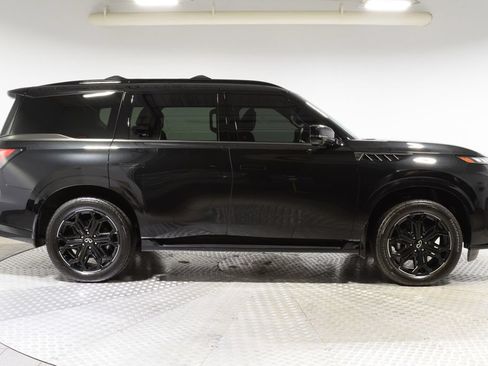Certified 2026 INFINITI QX80 4WD image 2