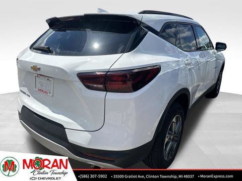 Used 2024 Chevrolet Blazer LT AWD/4WD image 3