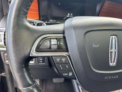 Used 2019 Lincoln Navigator Reserve image 25
