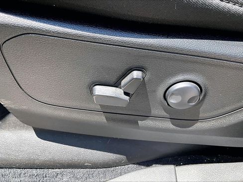 Used 2025 RAM 1500 Big Horn AWD/4WD image 34