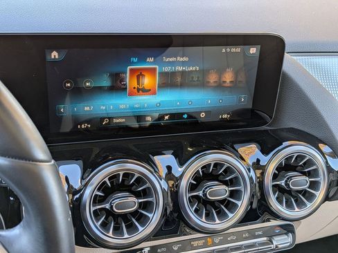 Used 2022 Mercedes-Benz GLA 250 4MATIC image 17