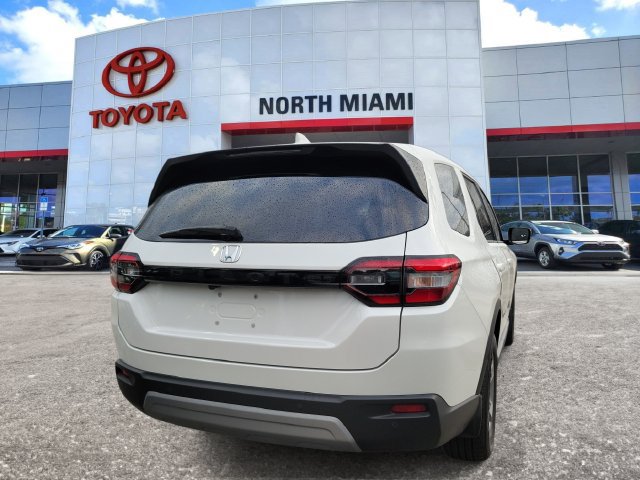 Used 2025 Honda Pilot EX-L image 4