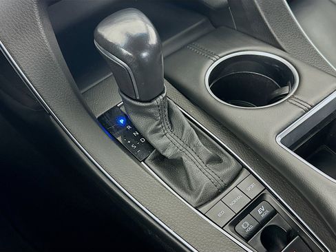 Used 2022 Toyota Avalon XLE w/ Moonroof Package image 25