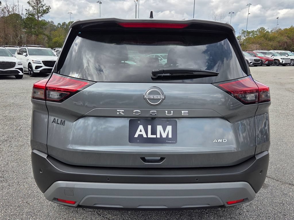 Used 2023 Nissan Rogue S AWD/4WD image 11