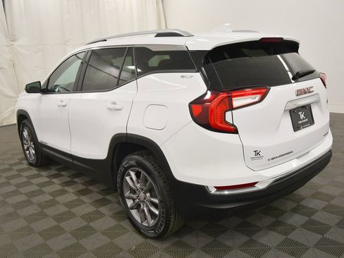 Used 2024 GMC Terrain SLT image 5