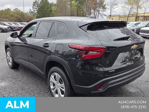 Used 2024 Chevrolet Trax LS FWD image 12