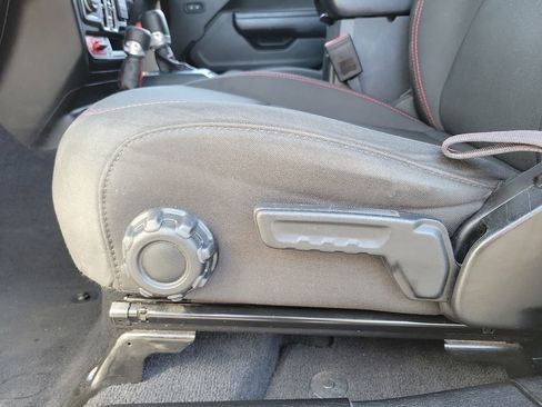 Used 2023 Jeep Wrangler Unlimited Rubicon image 14