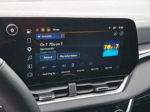 Used 2025 Chevrolet Equinox LT AWD/4WD image 16