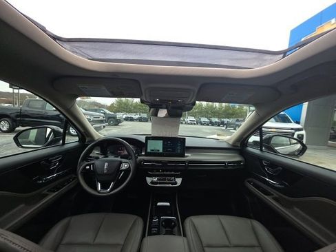 Used 2025 Lincoln Corsair AWD w/ Equipment Group 101A image 11