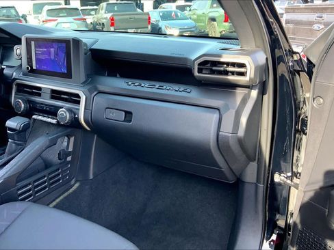 Used 2025 Toyota Tacoma SR image 16